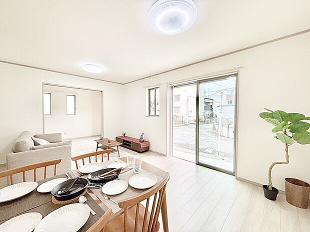 どこにいても家族のつながりを感じられるコミュニケーションリビング。