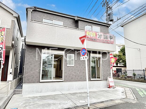 洗練された外観、上質な住空間が広がる室内は永く安心して過ごせる住居です。