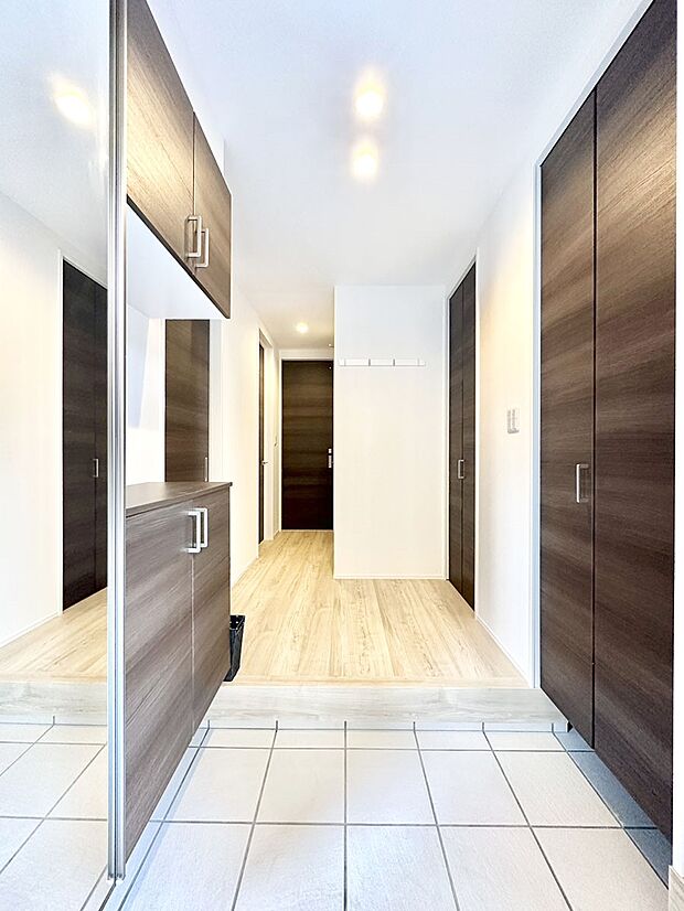 家族の帰宅やお客様をあたたかく迎える玄関