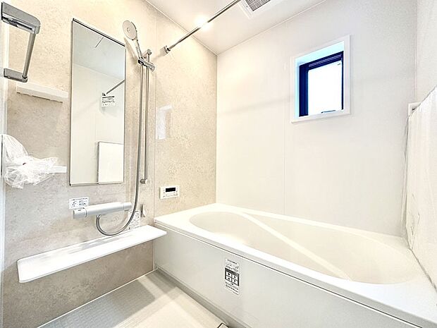 落ち着いた雰囲気でゆっくりお寛ぎいただけるバスルーム