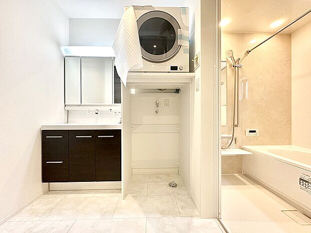 清潔感のある快適空間です。毎日の身支度も気持ち良くお使い頂けます。