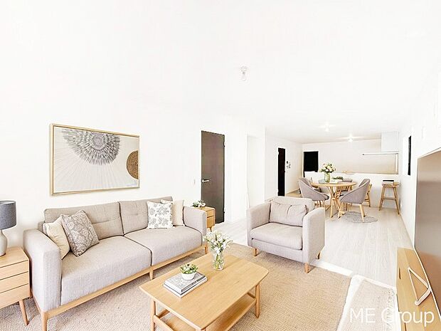 家族みんながゆったり過ごせる広々としたリビング　※家具はCGです