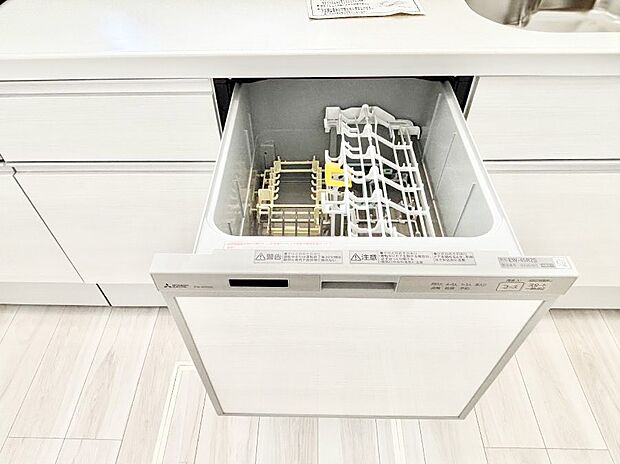 面倒なお片づけは食洗機にお任せ！家事の負担が減って、時間にも気持ちにもゆとりができます。