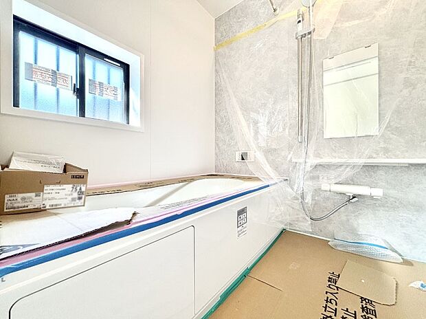 落ち着いた雰囲気でゆっくりお寛ぎいただけるバスルーム