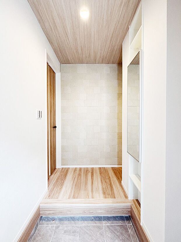 家族の帰宅やお客様をあたたかく迎える玄関