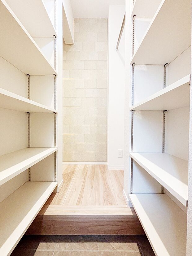 大きなものも片付く土間収納付きで、いつでも玄関はスッキリ