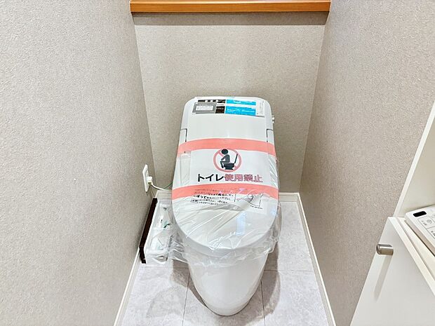 お掃除しやすく見た目もスタイリッシュなタンクレストイレ!