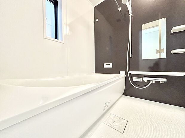 落ち着いた雰囲気でゆっくりお寛ぎいただけるバスルーム