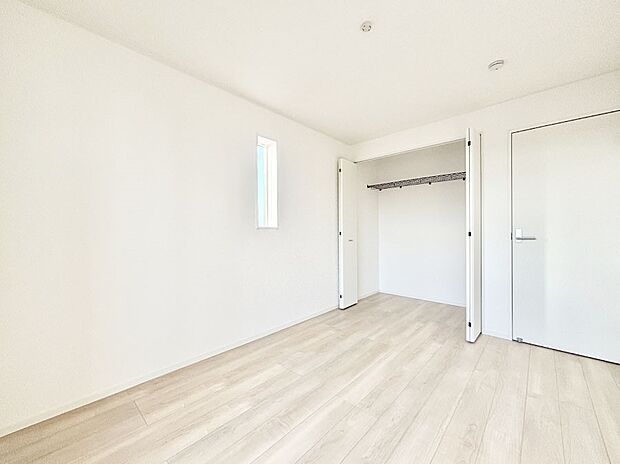 子供部屋にもおすすめな収納スペースたっぷりの居室