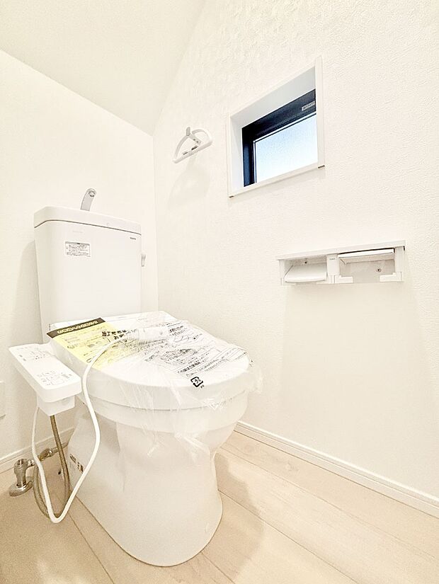 トイレは安心の2箇所！朝のバタバタも一安心です。 