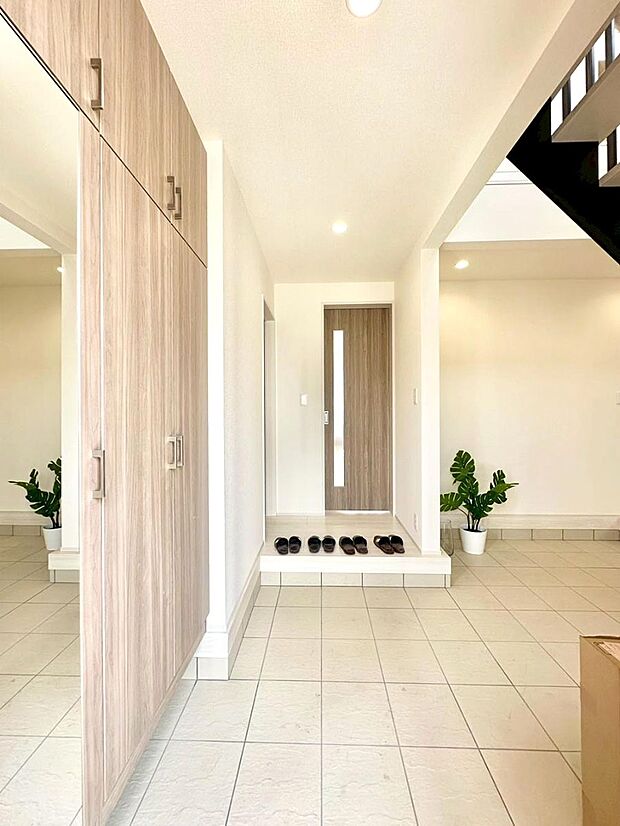 家族の帰宅やお客様をあたたかく迎える玄関