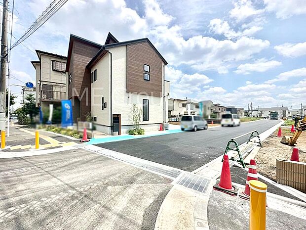 前面道路はきちんと整備されています