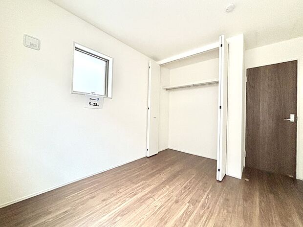 子供部屋にもおすすめな収納スペースたっぷりの居室