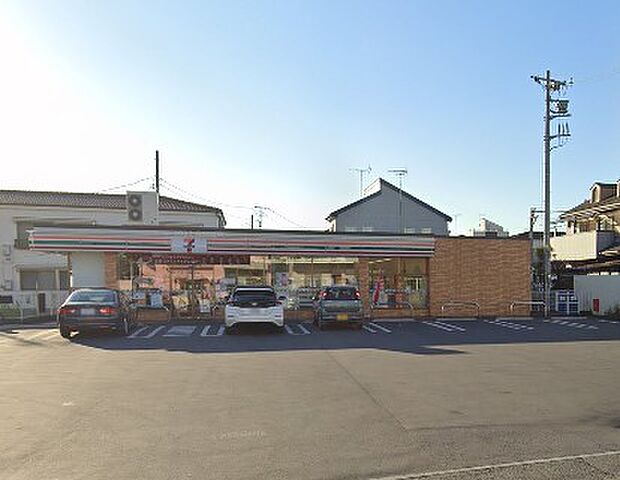 コンビニ 300m セブン-イレブン 草加柳島店