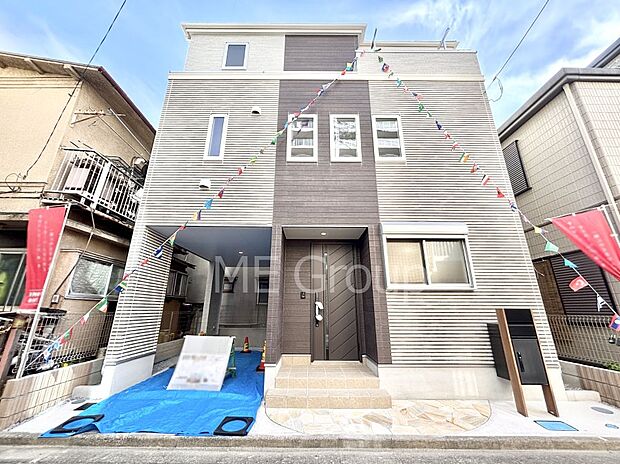 洗練された外観、上質な住空間が広がる室内は永く安心して過ごせる住居です。 