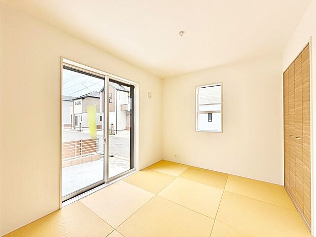 リビング隣接の和室は毎日の暮らしに癒しと安らぎをもたらしてくれます