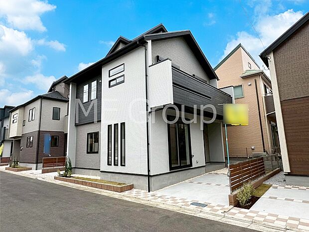 溢れる陽光でご家族の笑顔も輝く