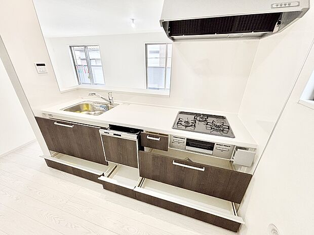 使いやすさを優先したスライド式収納タイプ！