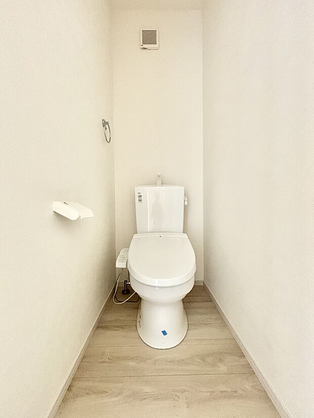 トイレは温水洗浄機能付き