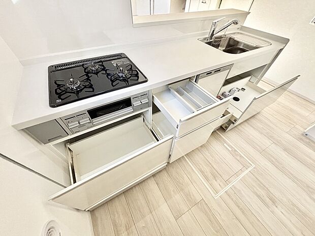 使いやすさを優先したスライド式収納タイプ！