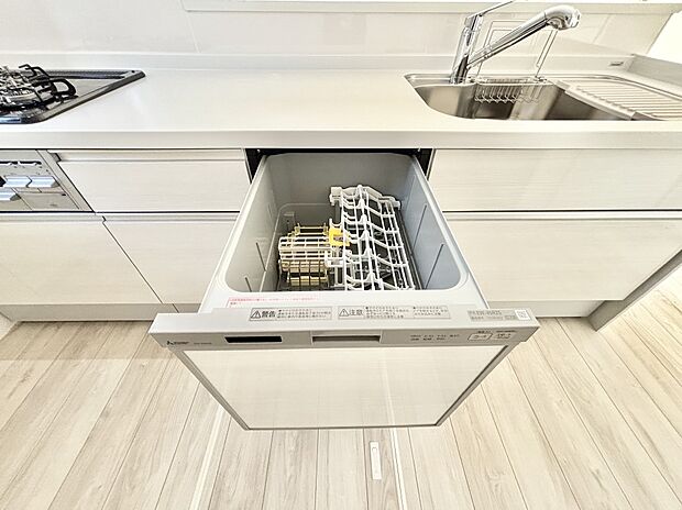 面倒なお片づけは食洗機にお任せ！家事の負担が減って、時間にも気持ちにもゆとりができます。