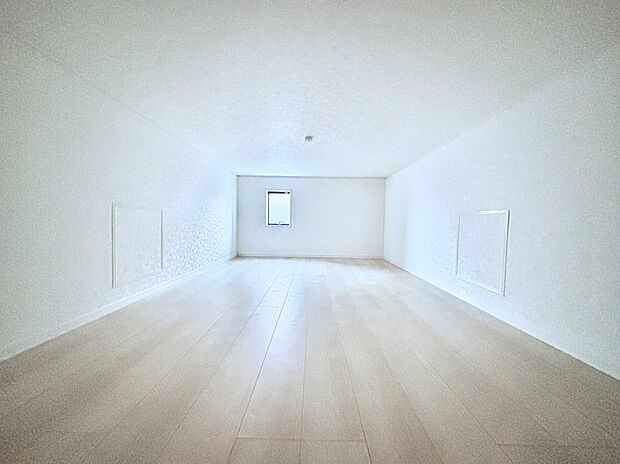 季節品や趣味の品などたっぷり収納出来る小屋裏収納付きです。