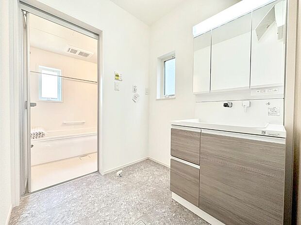 上質な洗面空間がゆとりの時間を演出