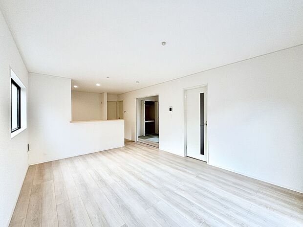 どこにいても家族のつながりを感じられるコミュニケーションリビング。 