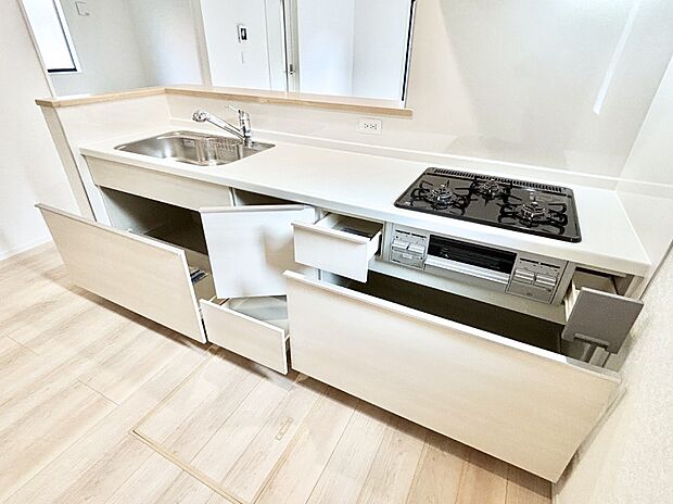 使いやすさを優先したスライド式収納タイプ!