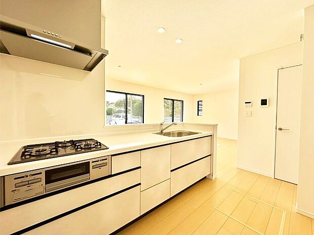 料理をしながらご家族との会話を楽しめる対面カウンターキッチン