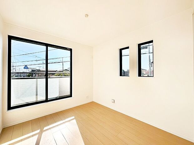 使いやすい形でベットや家具の置き方にも困ることもありません。