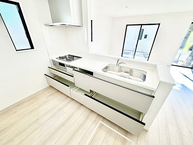 使いやすさを優先したスライド式収納タイプ!