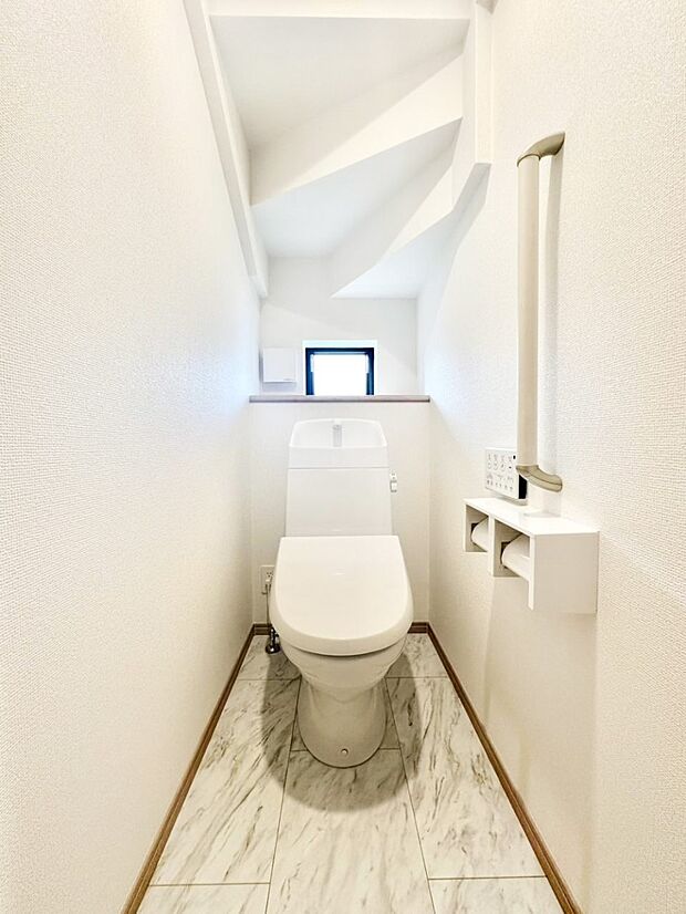 トイレは温水洗浄機能付き  