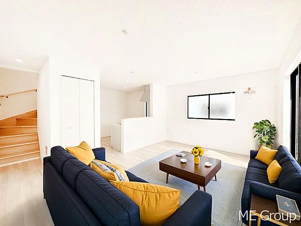 ご家族に憩いの空間をもたらしてくれる、広々としたリビング ※家具はCGです