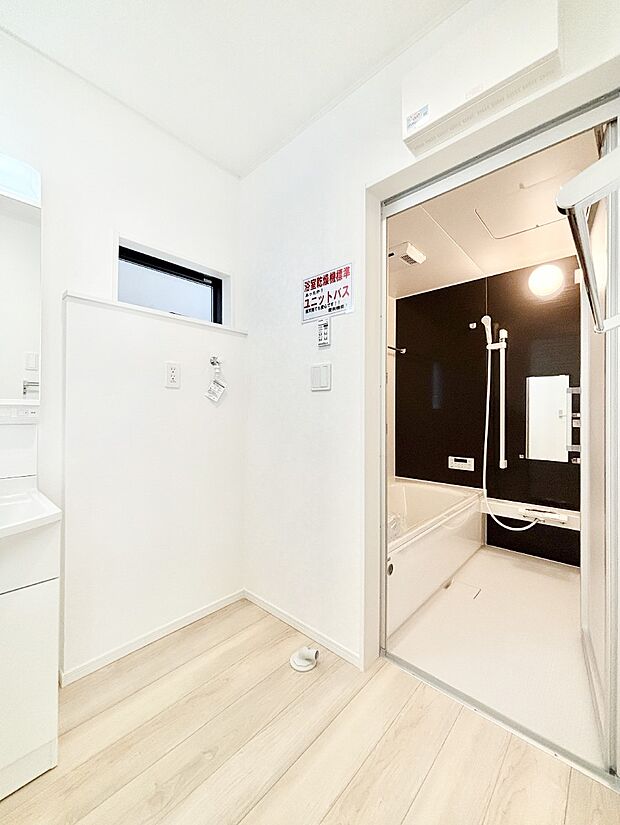 ゆとりの洗面スペースで朝の身支度もラクラク