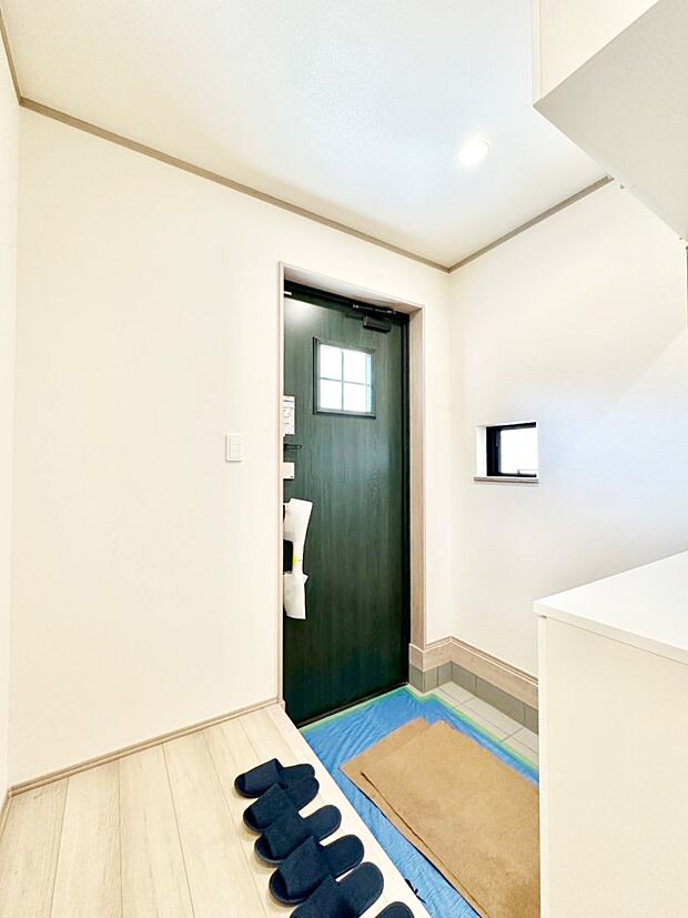 家族の帰宅やお客様をあたたかく迎える玄関