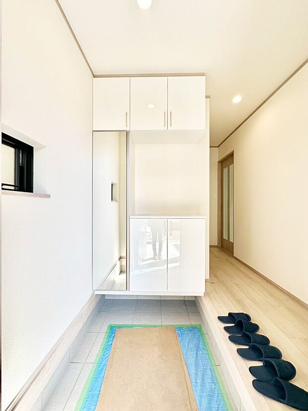 家族の帰宅やお客様をあたたかく迎える玄関