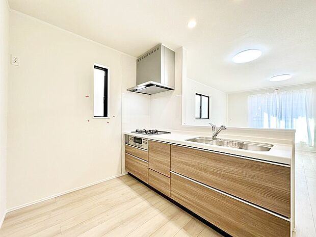 広々とした使い勝手の良いキッチンで日々のお料理も楽しくなりそう