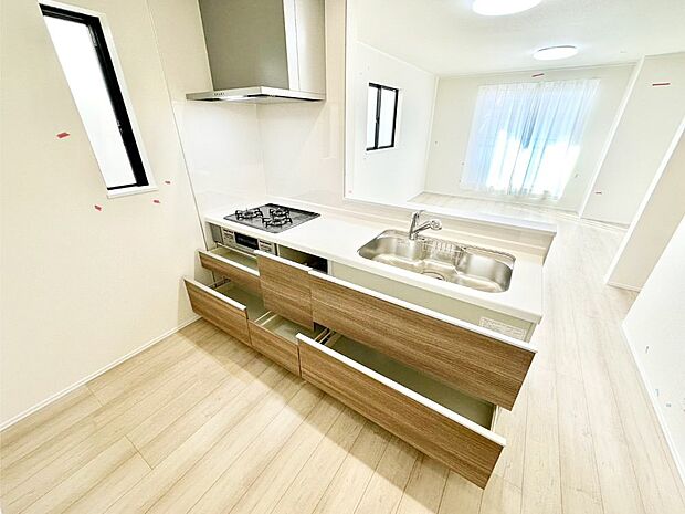 使いやすさを優先したスライド式収納タイプ!