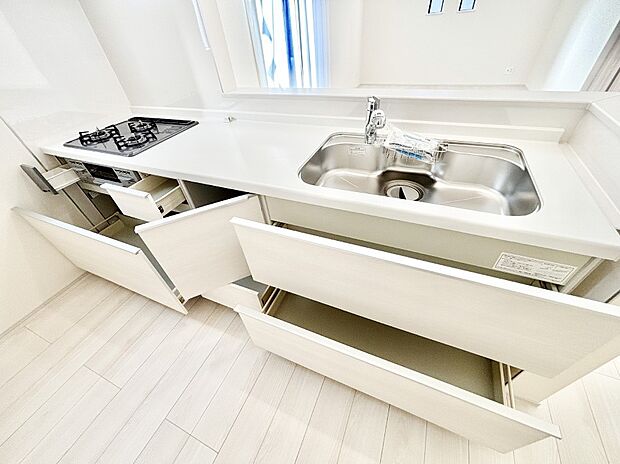 使いやすさを優先したスライド式収納タイプ!