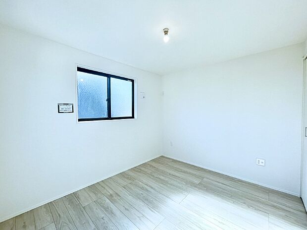 使いやすい形でベットや家具の置き方にも困ることもありません。 