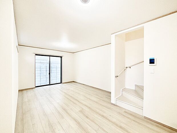 どこにいても家族のつながりを感じられるコミュニケーションリビング。 