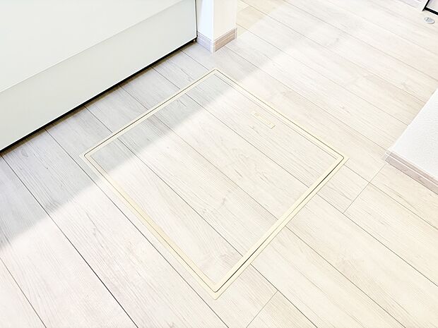 床下収納付き！日用品・非常用品の収納にも大活躍。