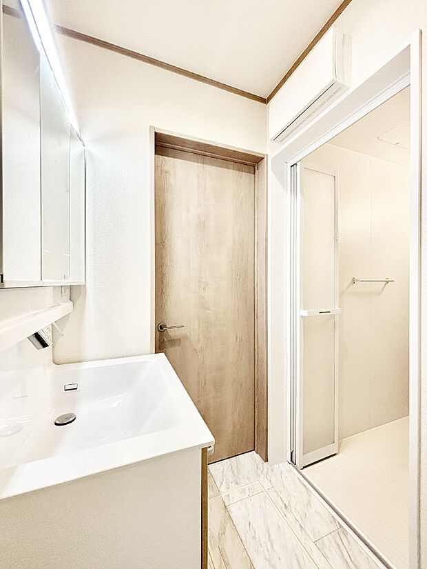 上質な洗面空間がゆとりの時間を演出