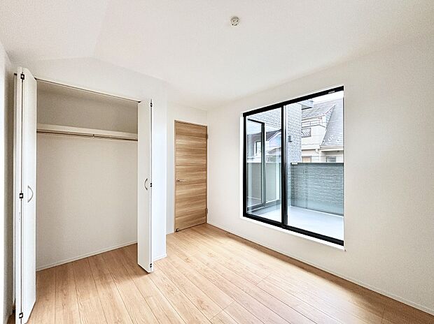 子供部屋にもおすすめな収納スペースたっぷりの居室