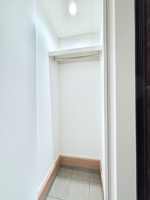 エントランスクロークの活用で玄関廻りはいつでもスッキリ