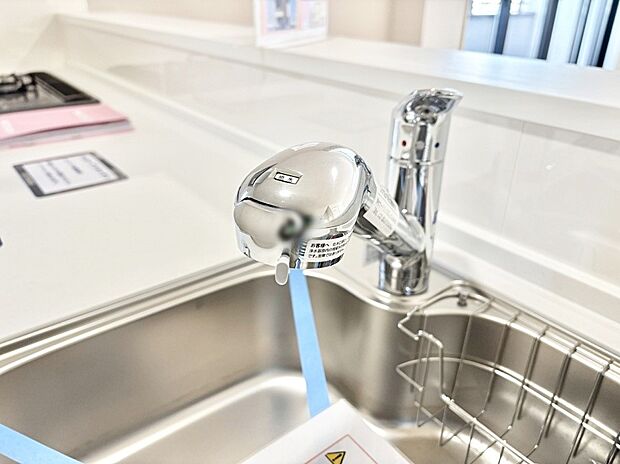 浄水器一体型のキッチンで洗い物用・料理用と切り替え簡単！