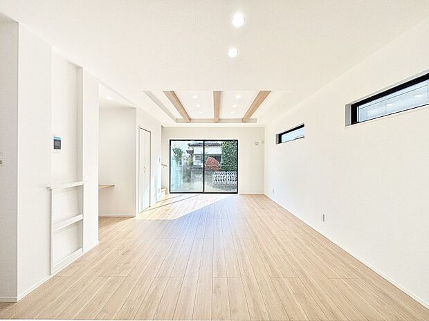 家族団らんの時間も増えそうなくつろぎのリビングダイニング。