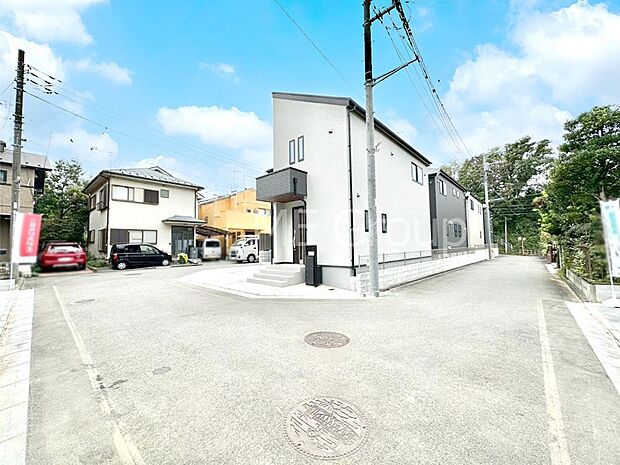 前面道路はきちんと整備されています