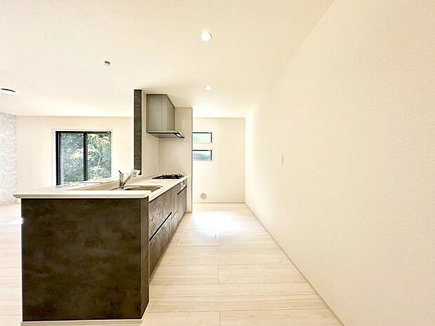 ゆとりあるキッチンではご家族と楽しくお料理ができます。